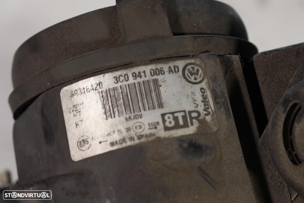 Ótica / Farol Direito Volkswagen Passat (3C2)  3C0941006ad / 89316420 - 8