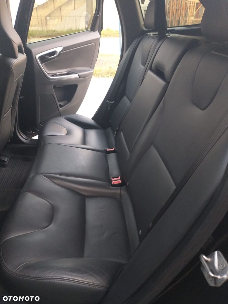 Volvo XC 60 D4 AWD Momentum - 10