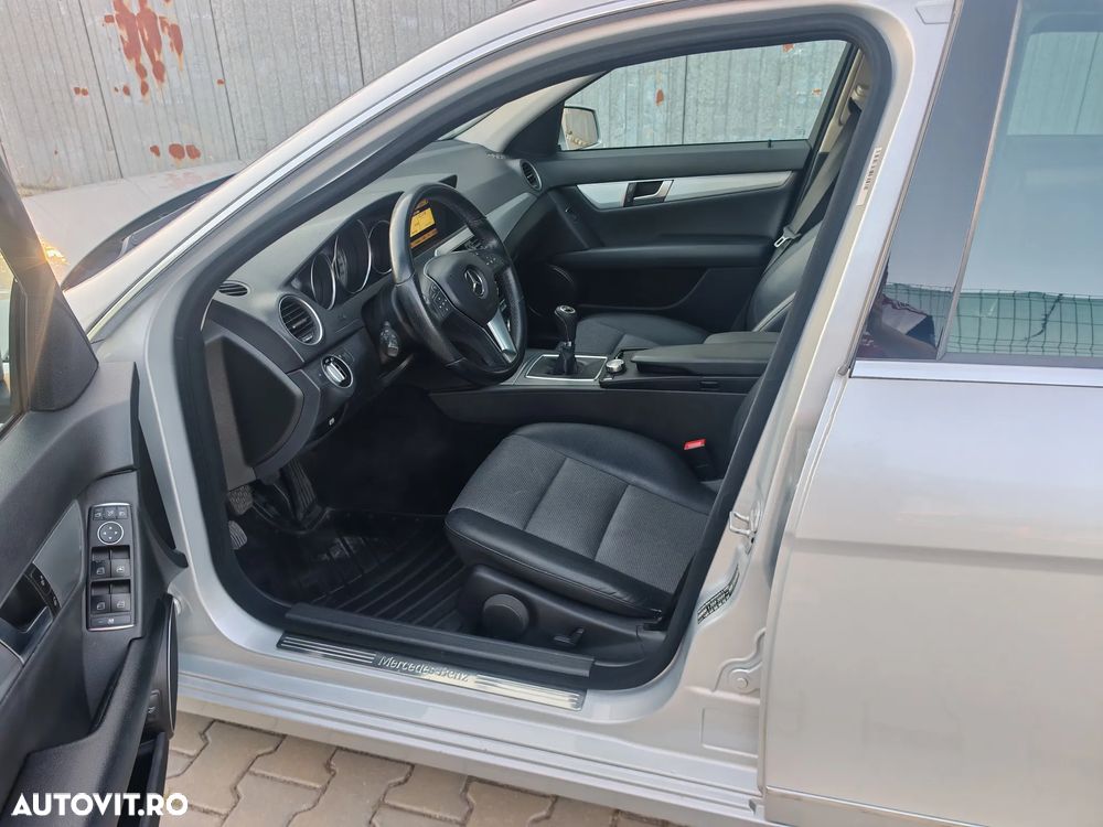 Mercedes-Benz C 180 CGI BlueEFFICIENCY - 5