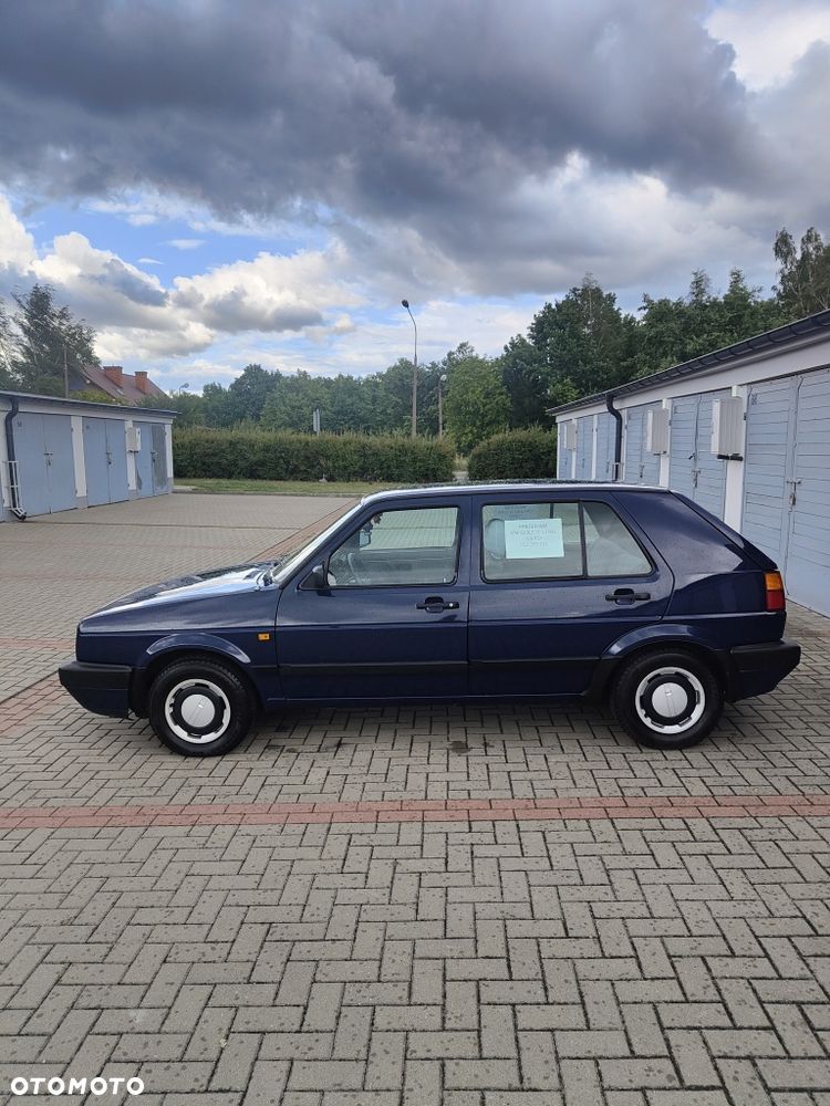 Volkswagen Golf - 6