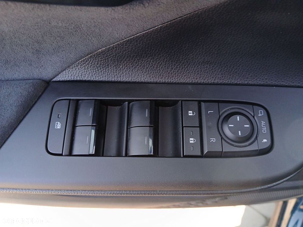 Toyota C-HR 2.0 Hybrid Dynamic Force Executive Premiere Edition - 23