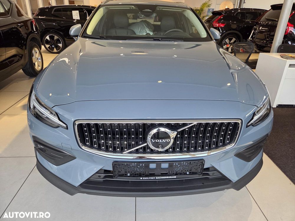 Volvo V60 B5 MHEV AT AWD Ultimate Bright - 4