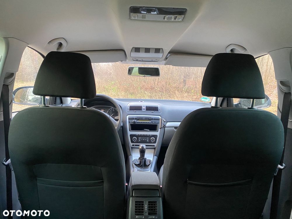 Skoda Octavia 1.6 TDI DPF Ambiente - 23