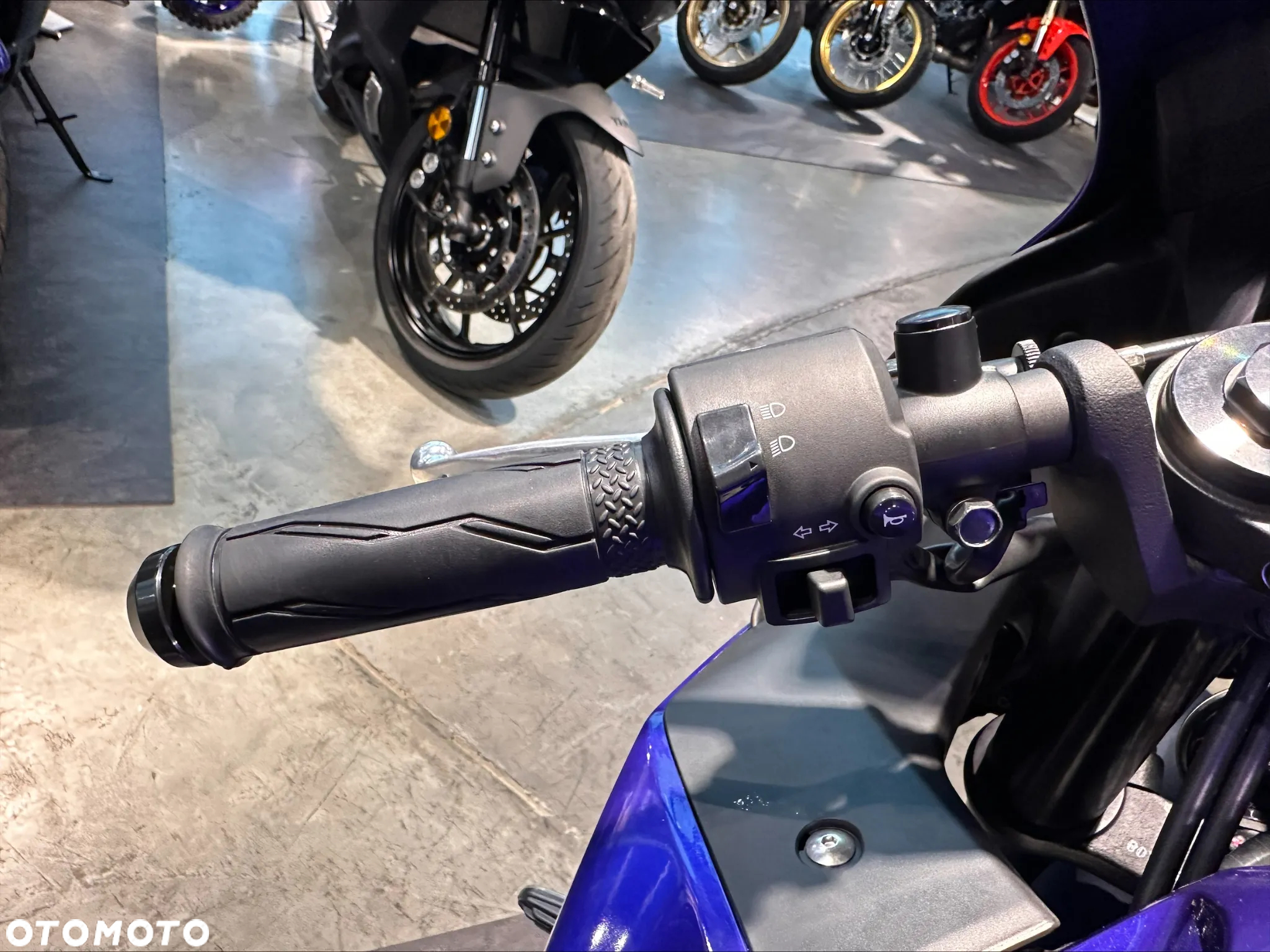 Yamaha R3 - 8