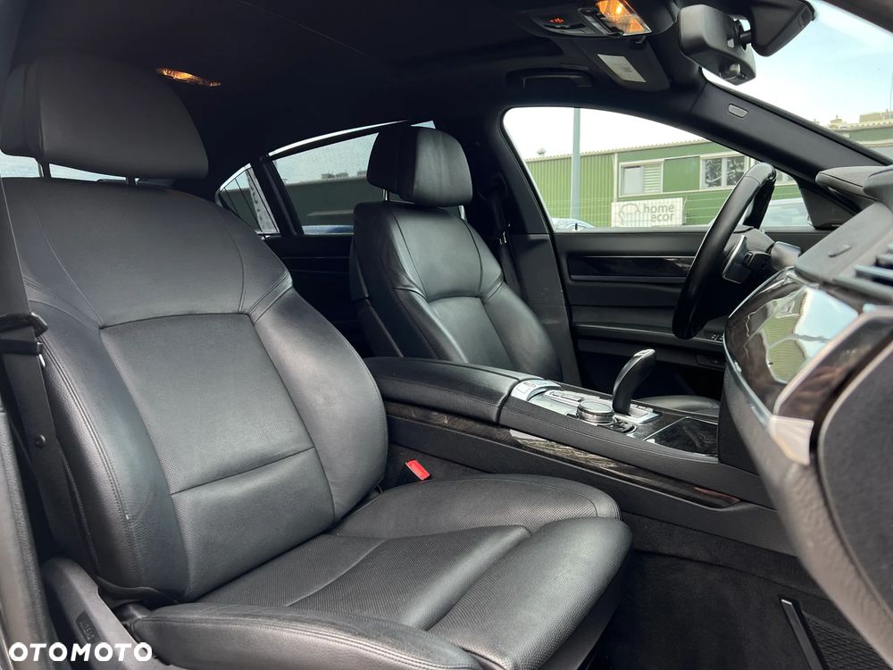 BMW Seria 7 - 28