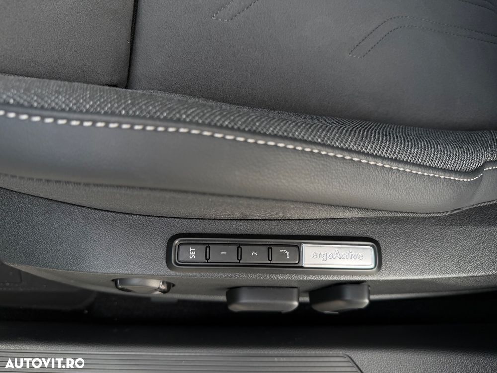 Volkswagen Golf 1.5 TSI eHybrid DSG PHEV Style - 28