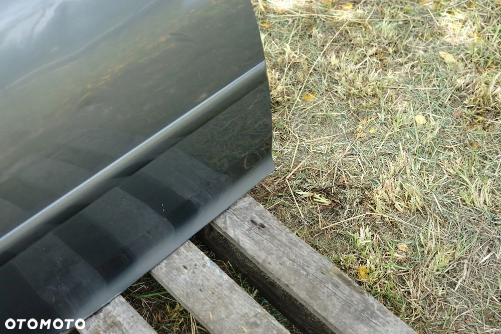 Drzwi tył tylne prawe VW Golf V 5d HB LA7T - 5