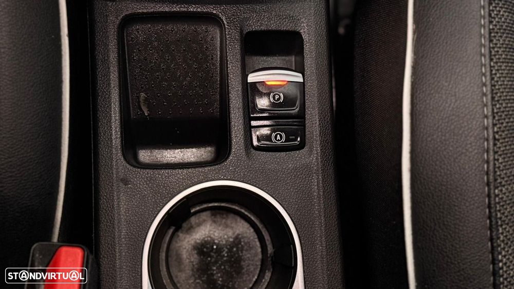 Renault Captur 1.0 TCe Techno Bi-Fuel - 29