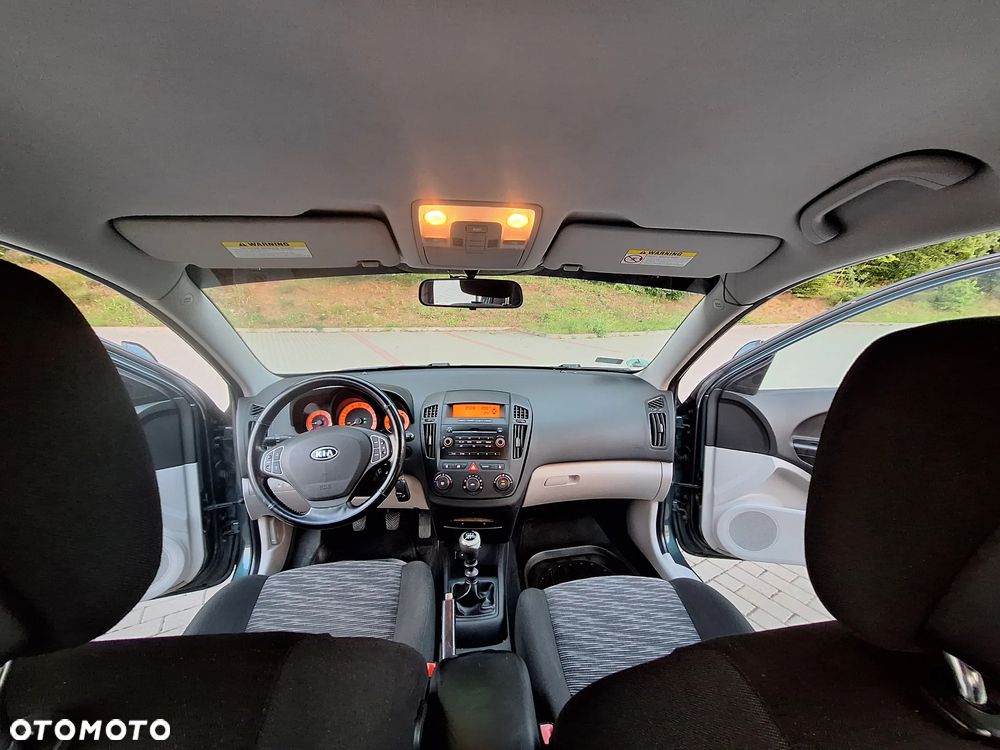 Kia Ceed 1.4 CVVT Attract - 31