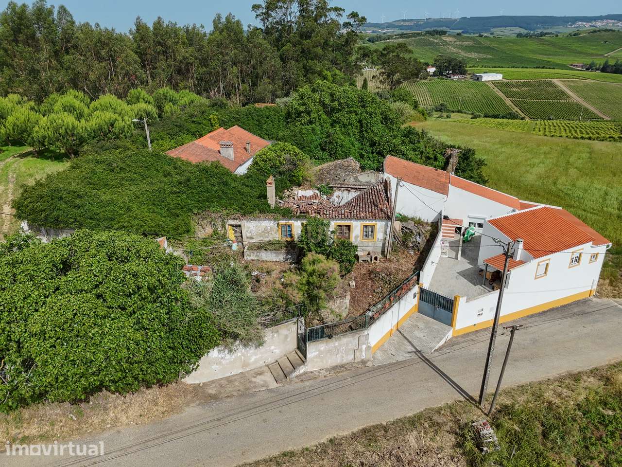 Moradia T3 Térrea para Remodelação - Grande imagem: 2/10