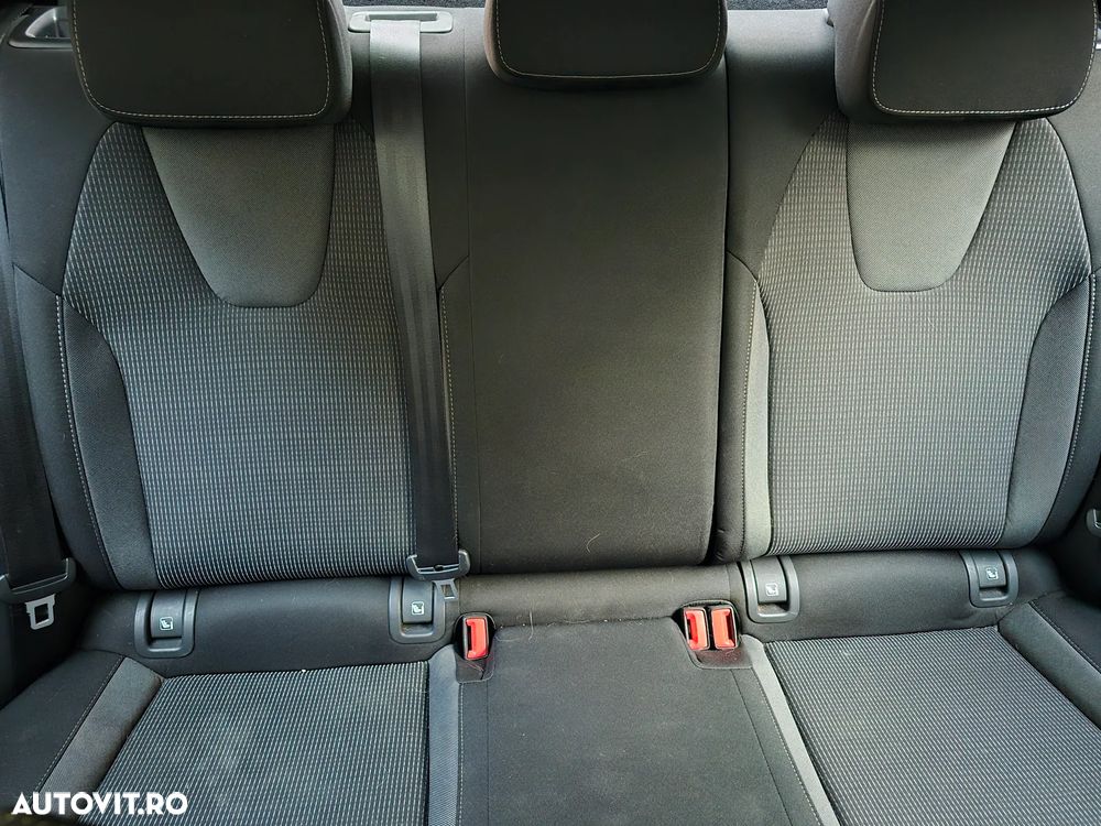 Skoda Octavia 2.0 TDI DSG Ambition - 6