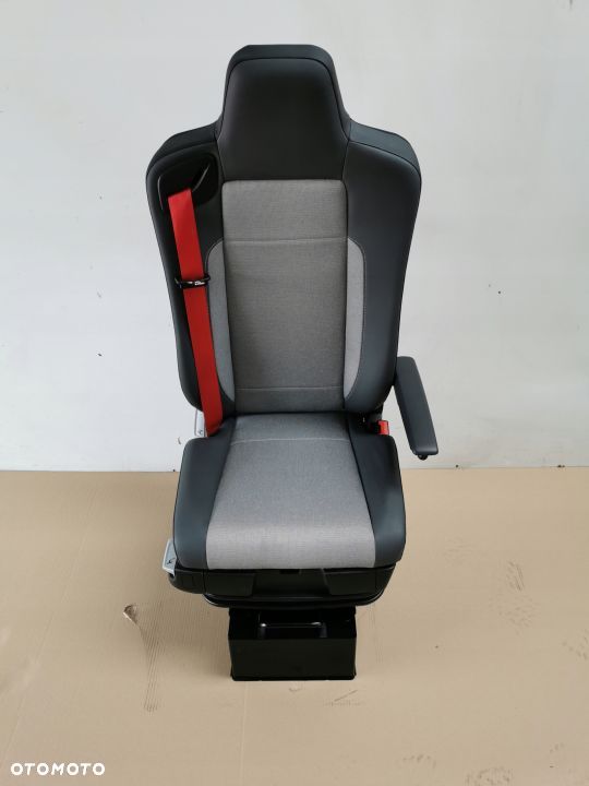 FOTEL RENAULT RANGE T GAMA PRAWY NOWY PNEUMATYCZNY - 1