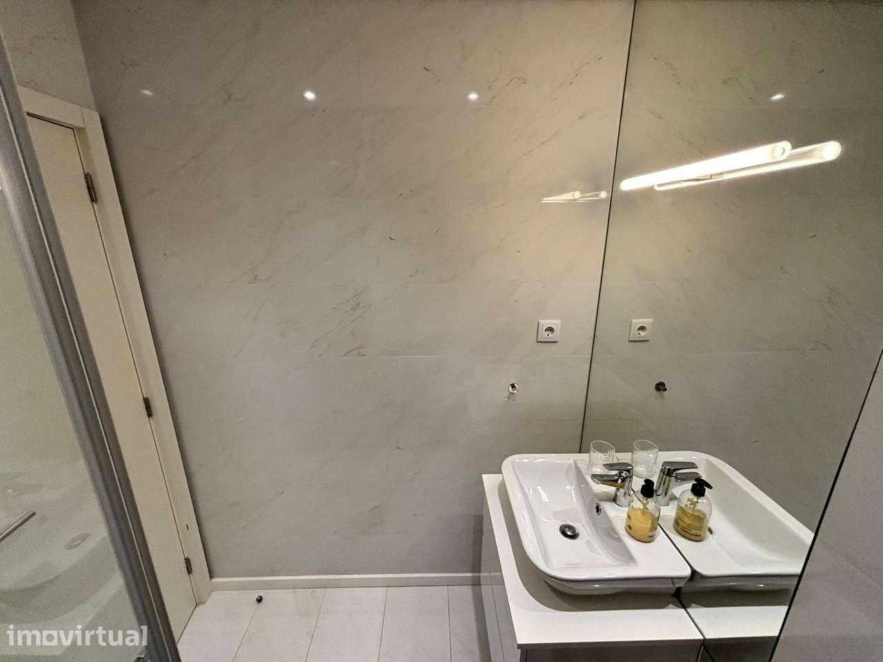 Apartamento T2 Arrendamento em Cedofeita, Santo Ildefonso, Sé, Miragai - Grande imagem: 5/25