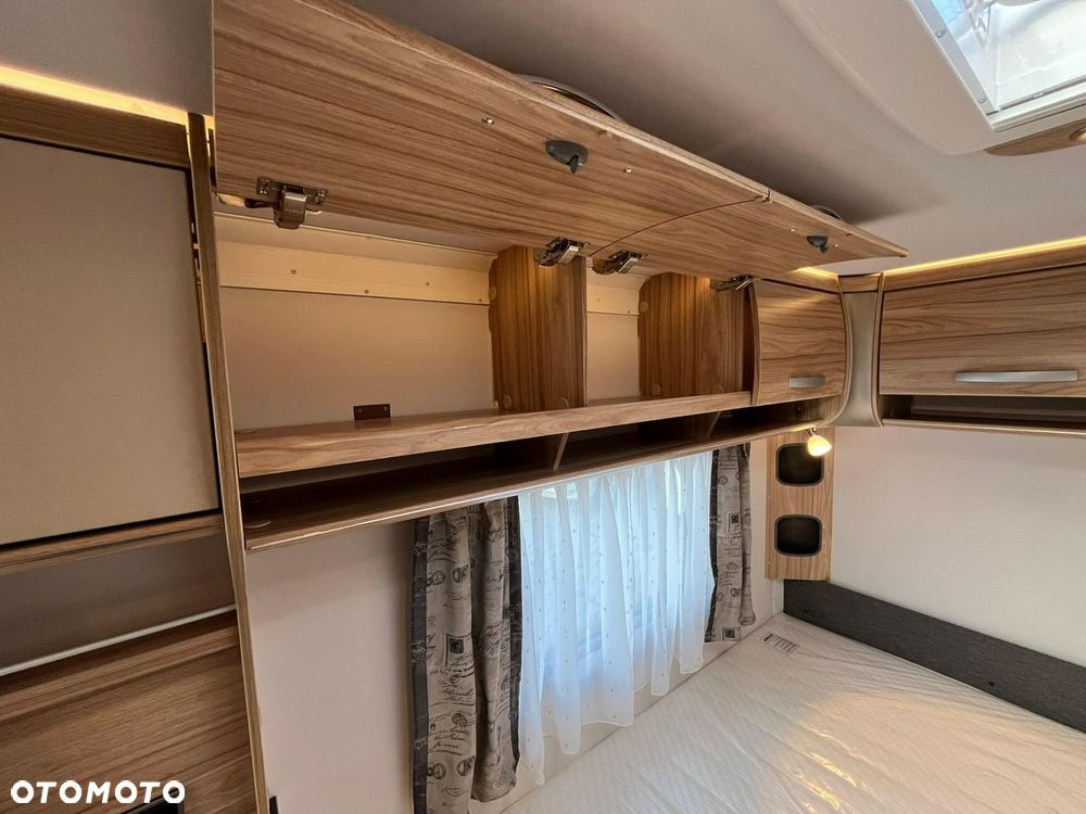 Hymer-Eriba Nova Light 442 - 14