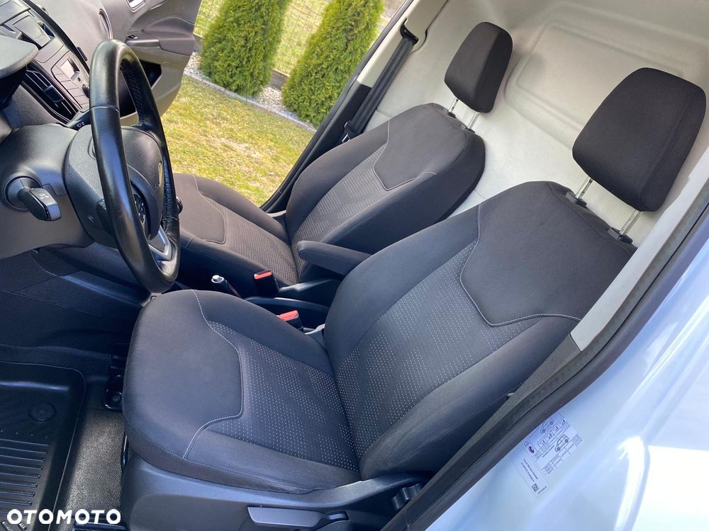 Ford TRANSIT COURIER - 30