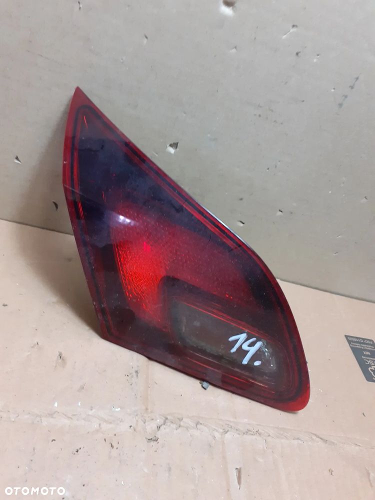 LAMPA TYLNA LEWA OPEL ASTRA J - 1