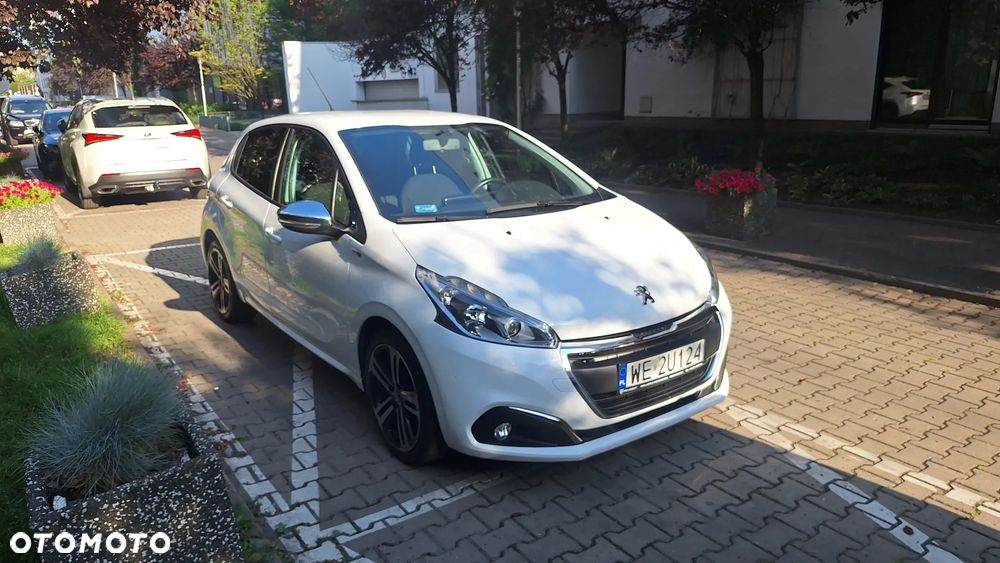 Peugeot 208 PureTech 110 Stop & Start EAT6 Allure - 4