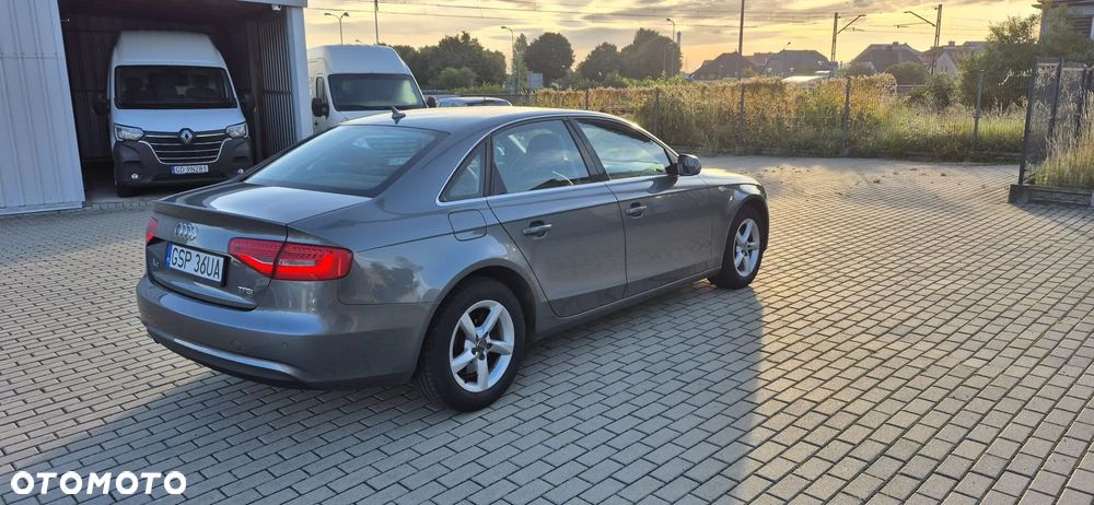 Audi A4 Limousine - 5