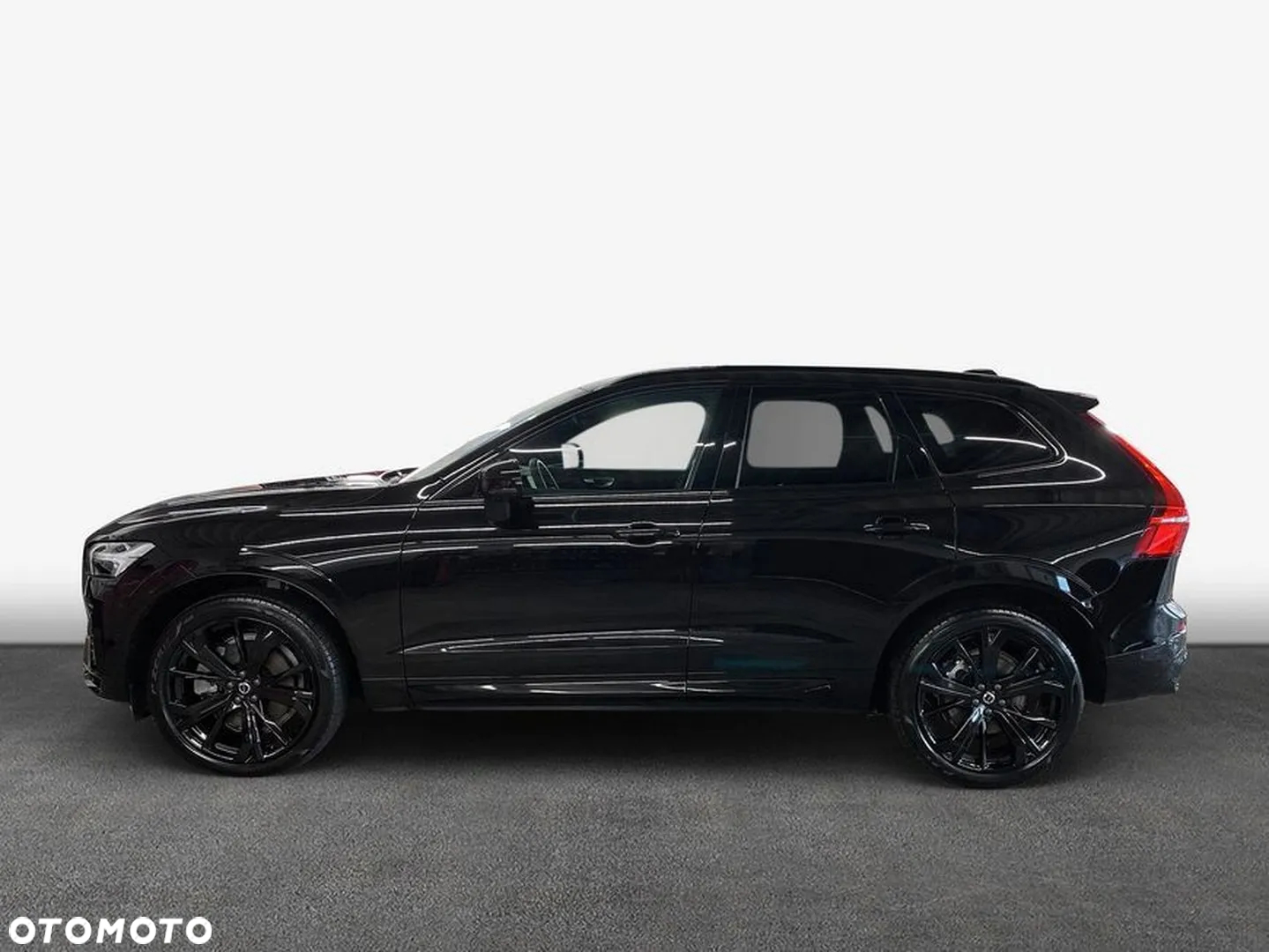 Volvo XC 60 B5 B AWD Plus Black Edition - 4