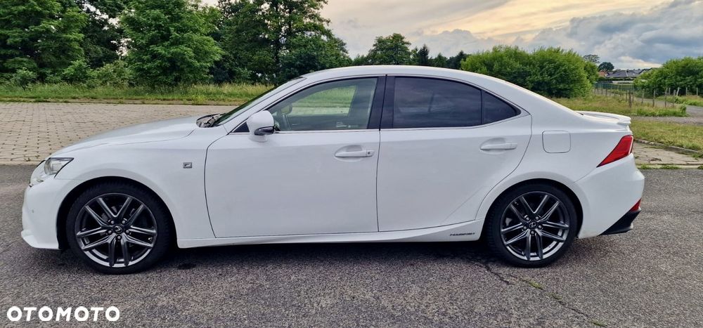 Lexus IS ver-300h-f-sport-eu6 - 5