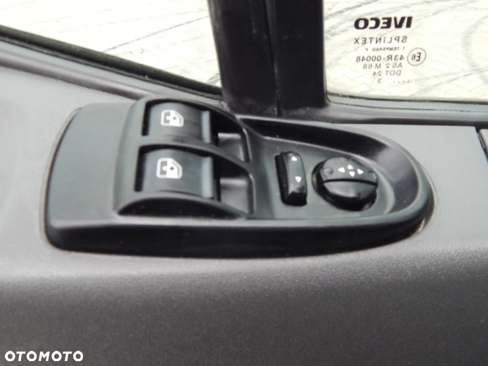 Iveco DAILY 35S15 2,3HPI L2H2 LIFT - 13