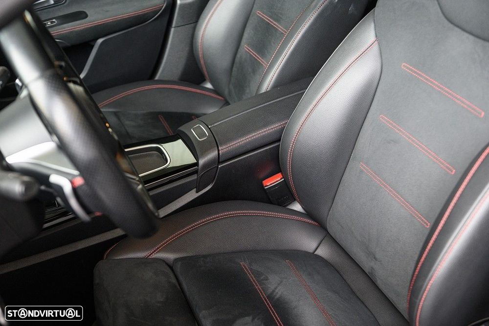 Mercedes-Benz A 250 e AMG Line - 26