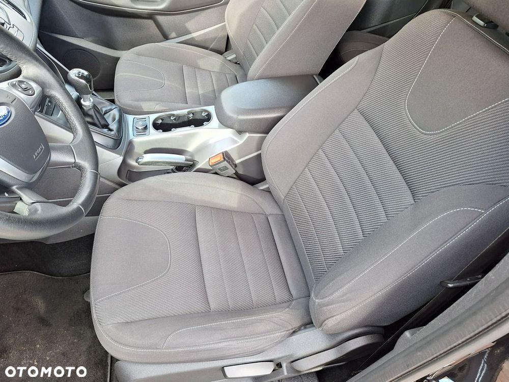 Ford Kuga 1.6 EcoBoost 2x4 Trend - 14