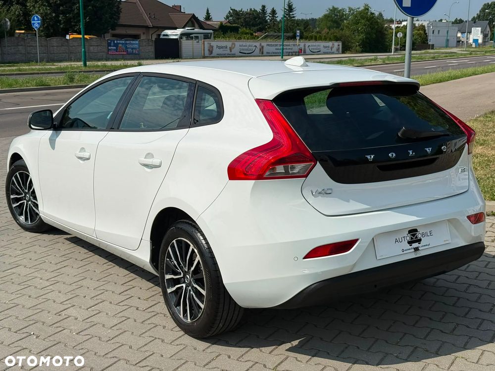 Volvo V40 D2 Momentum - 2