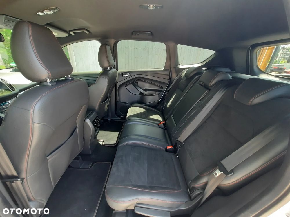 Ford Kuga 1.5 EcoBoost 2x4 ST-Line - 34
