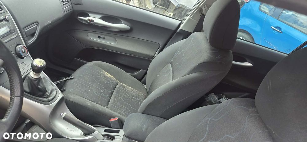 TOYOTA AURIS lift fotel prawy lewy przód - 3