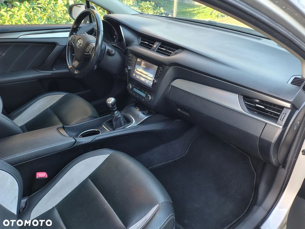 Toyota Avensis 2.0 D-4D Premium - 7