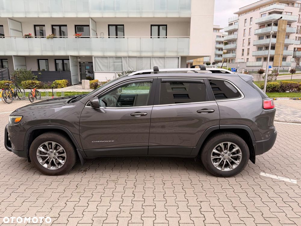 Jeep Cherokee - 3