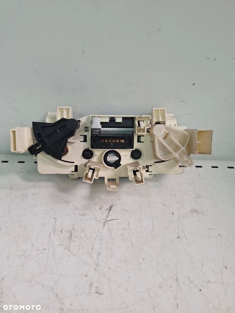 panel sterowania  nawiewem klimatyzacji  F664479W CITROEN C2 03   (75/9) - 5