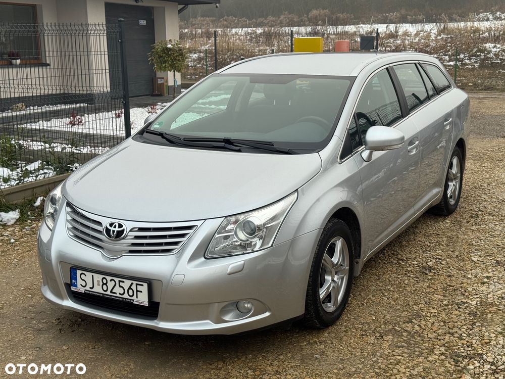 Toyota Avensis 1.6 Comfort - 1