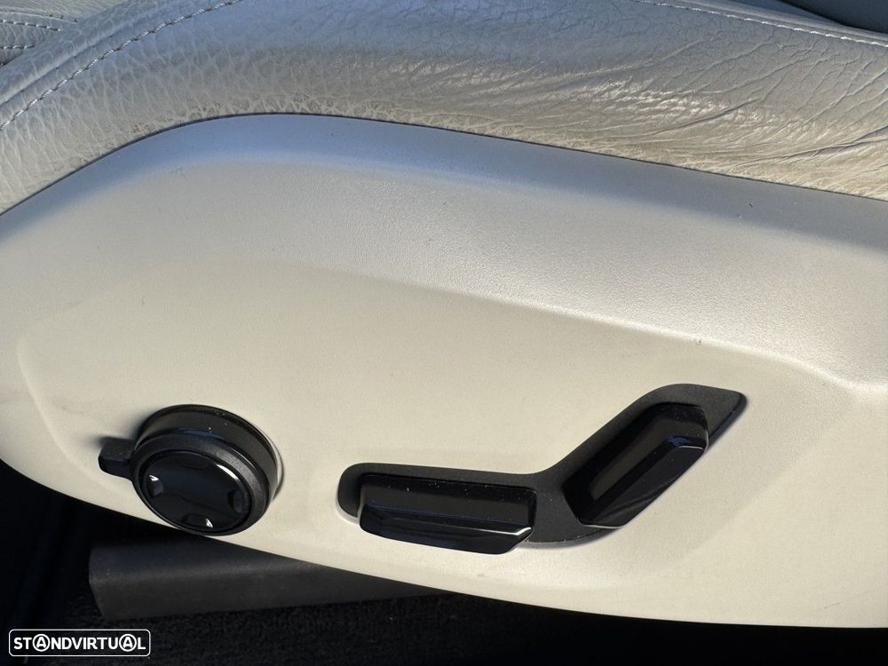 Volvo XC 60 2.0 T8 PHEV Inscription AWD - 19