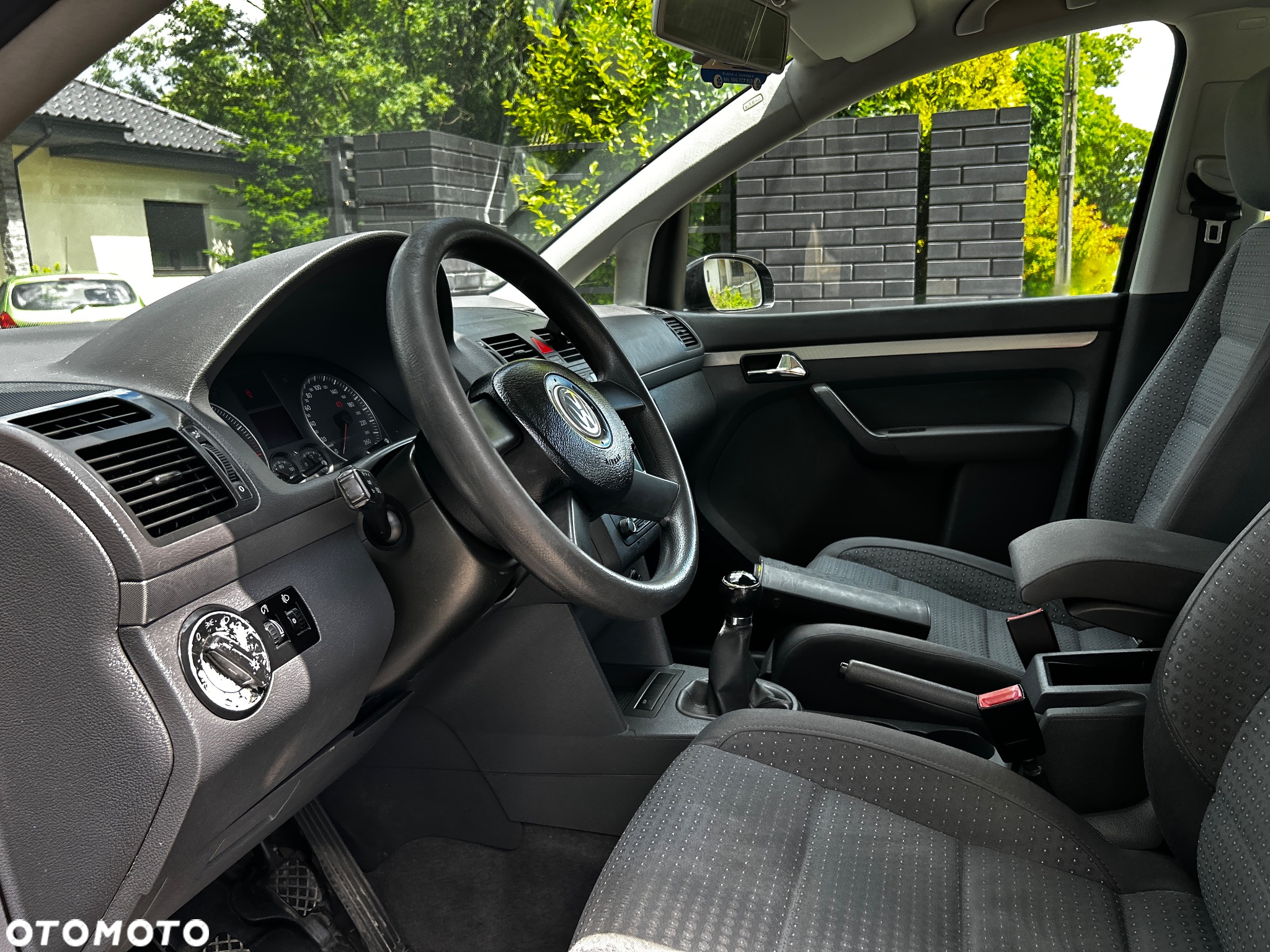 Volkswagen Touran 1.6 FSI Trendline - 16