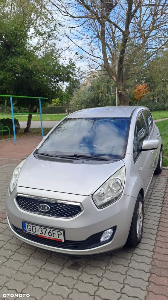 Kia Venga 2012 photo 2