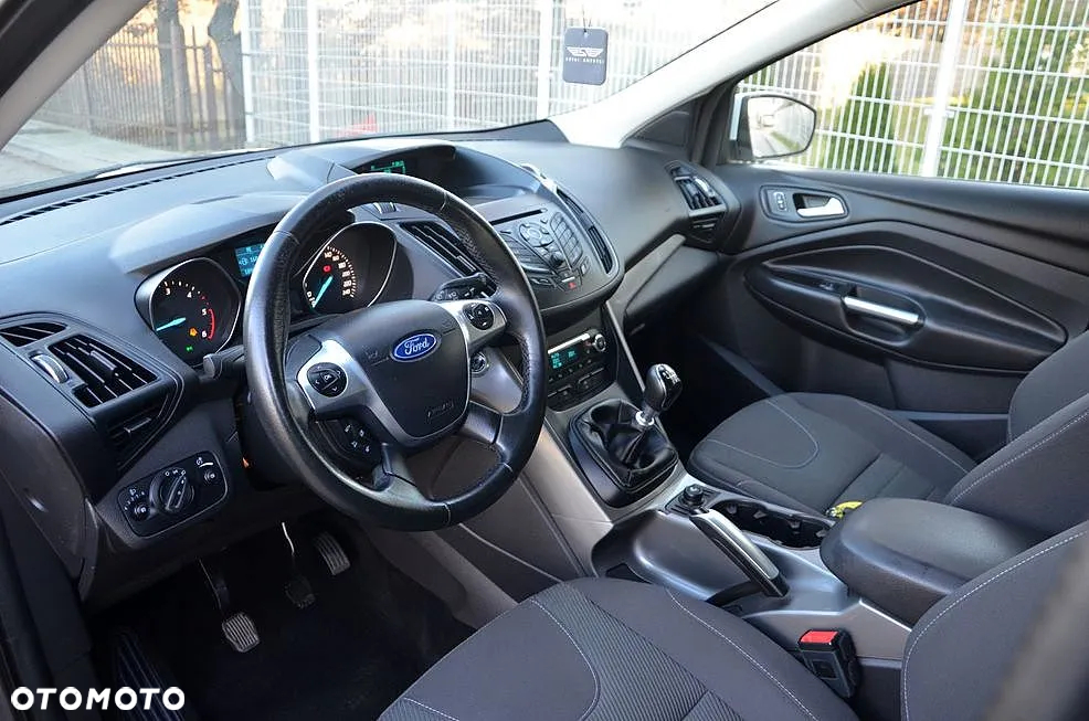 Ford Kuga 2.0 TDCi 2x4 Titanium - 8