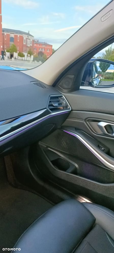 BMW Seria 3 320d Sport Line - 12