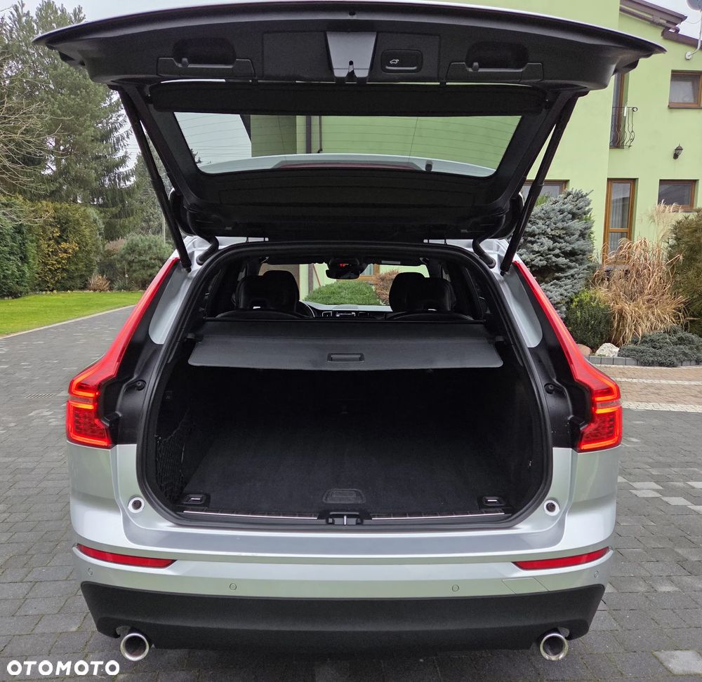 Volvo XC 60 D4 Momentum Pro - 19
