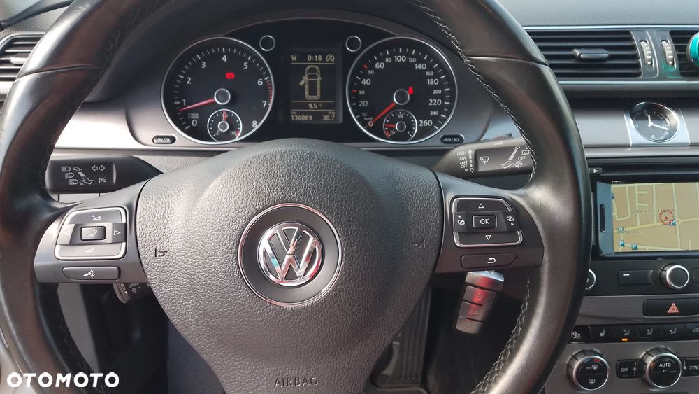 Volkswagen Passat 1.4 TSI Highline - 12