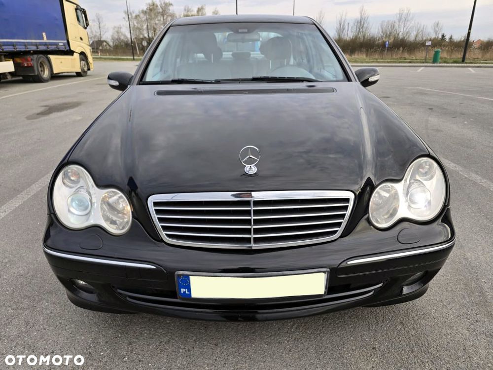 Mercedes-Benz Klasa C 230 7G-TRONIC Avantgarde Sport Edition + - 13