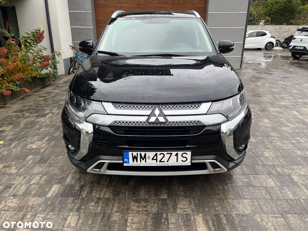 Mitsubishi Outlander 2.0 Invite + 2WD - 7