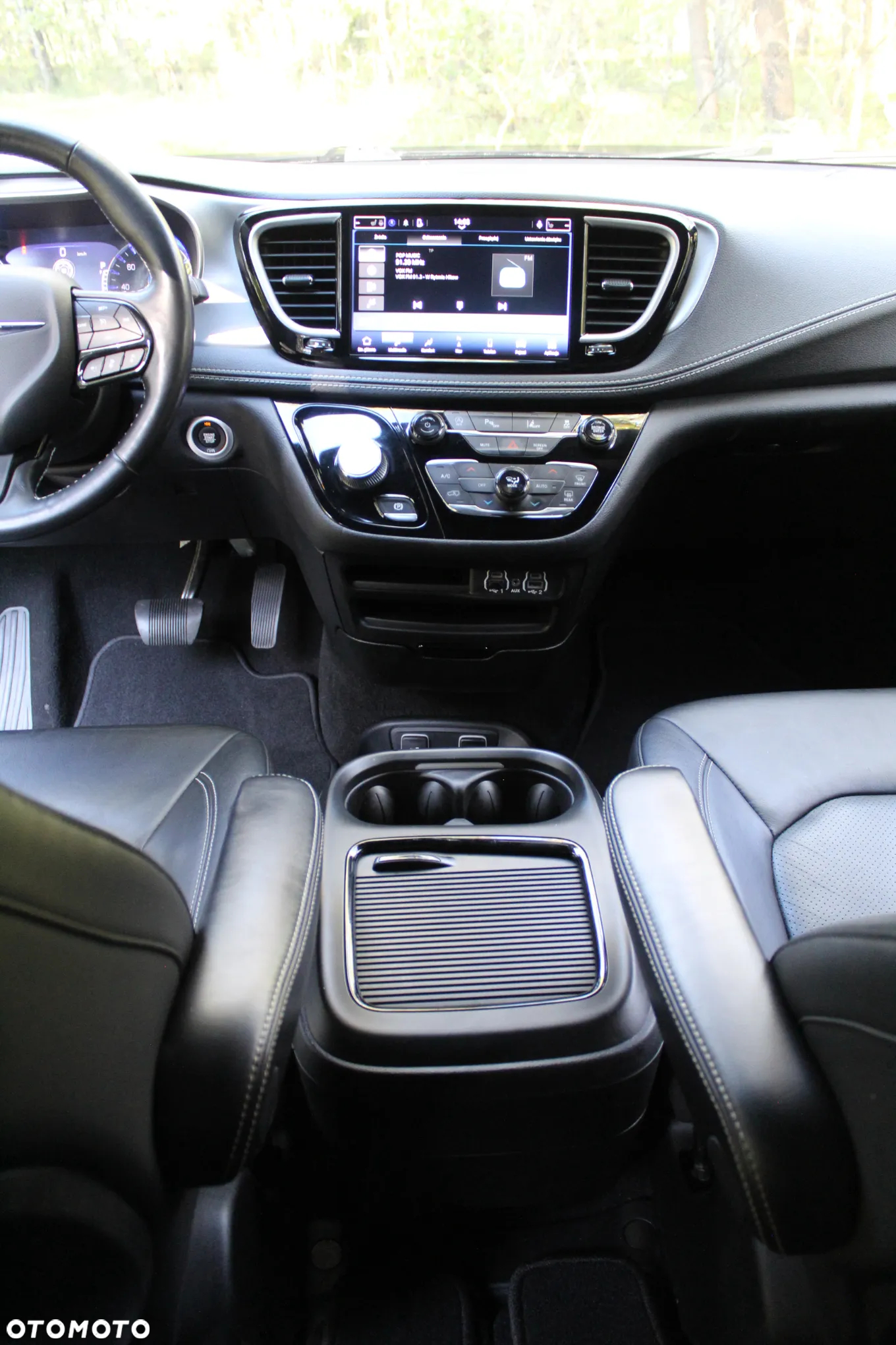 Chrysler Pacifica - 36