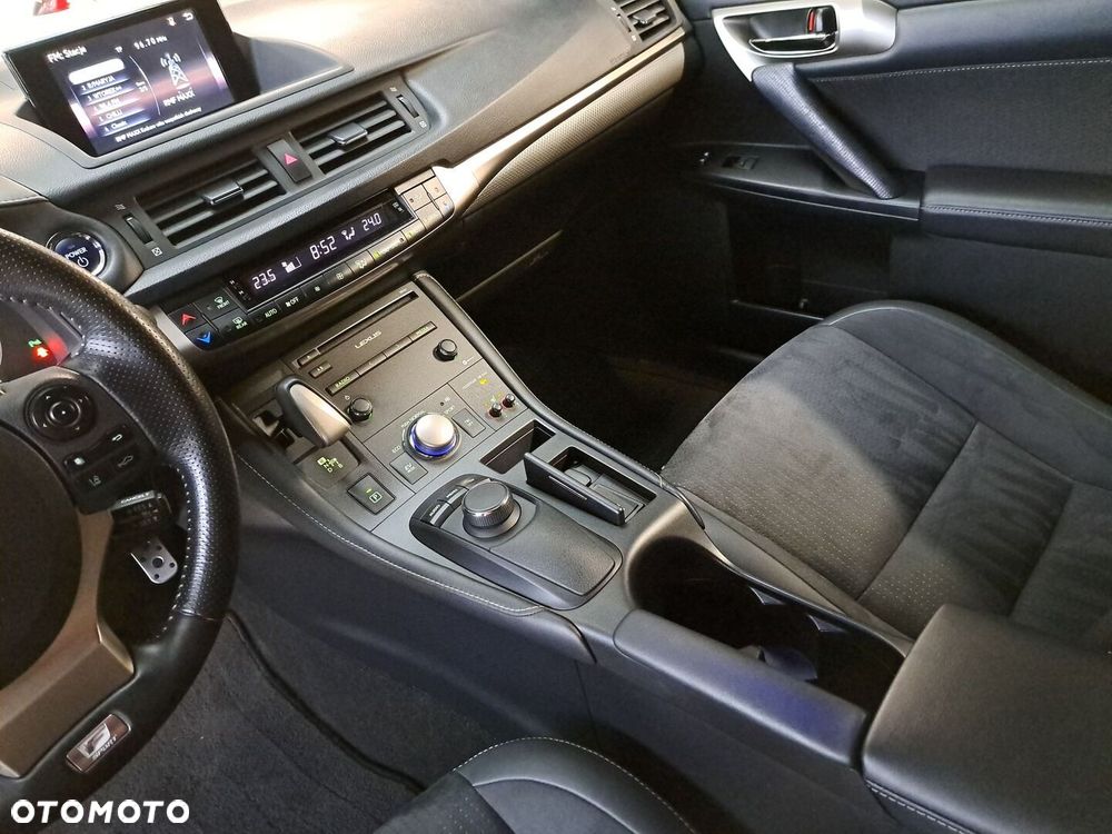 Lexus CT 200h F Sport - 30