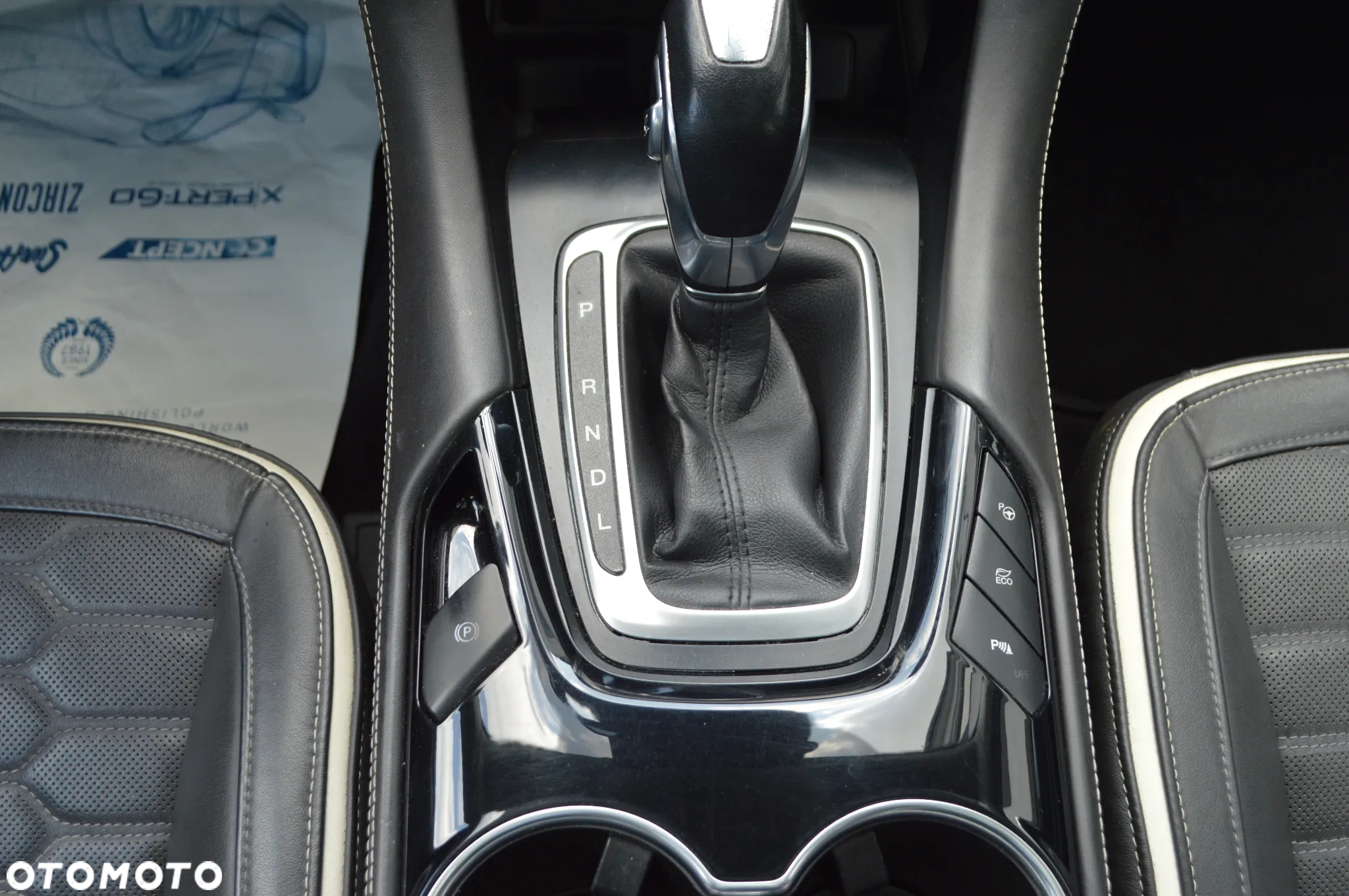 Ford Mondeo 2.0 Hybrid Vignale - 13