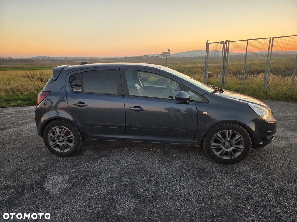 Opel Corsa 1.4 16V Cosmo - 3