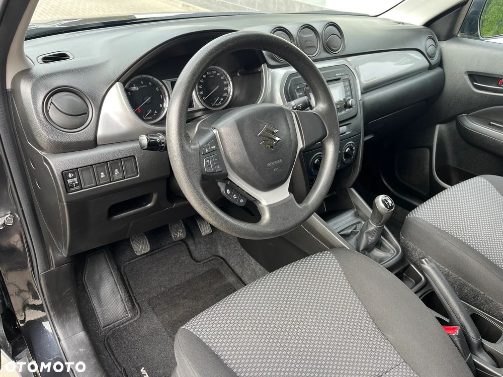 Suzuki Vitara 1.6 Comfort 2WD - 12