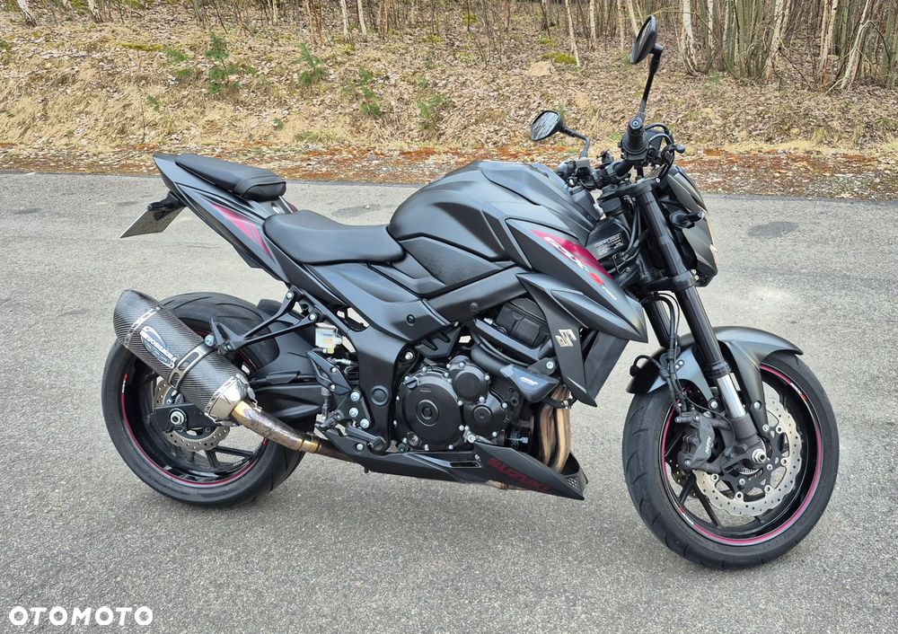 Suzuki GSX - 3