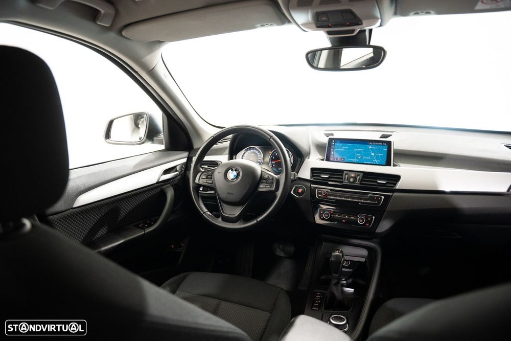 BMW X1 25 e xDrive Corporate Edition - 8